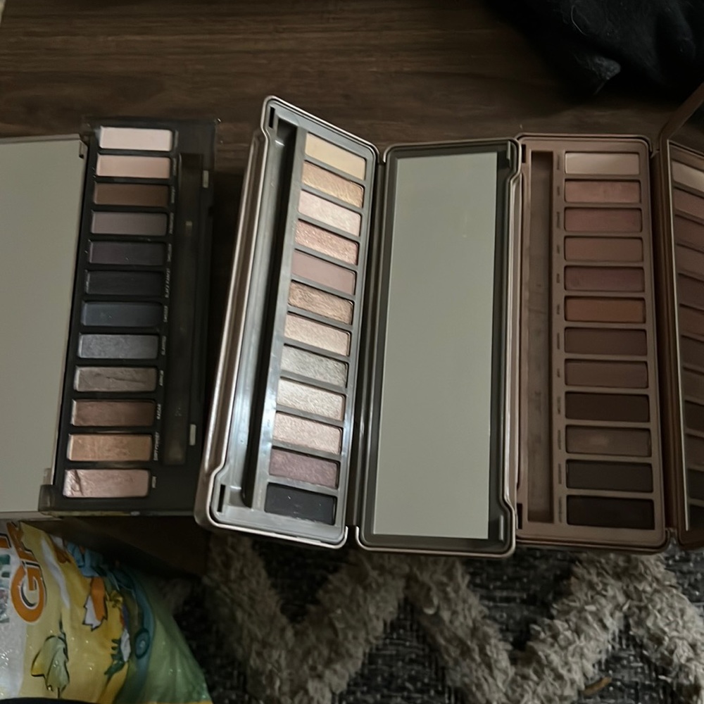 Urban decay- naked series